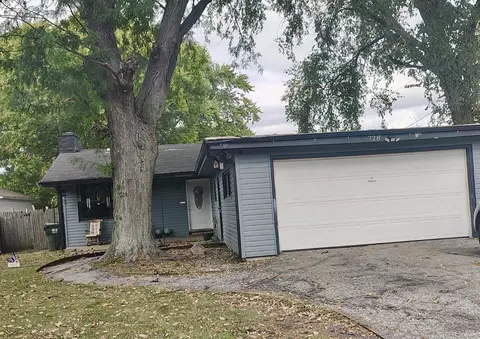 728 W Maple Ave, Mundelein, IL 60060