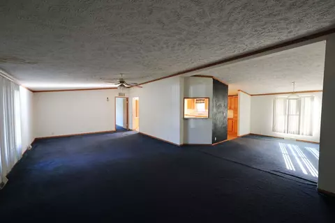 Living - 354 N 5th St, Sheldon, IL 60966 photo 3 of 4