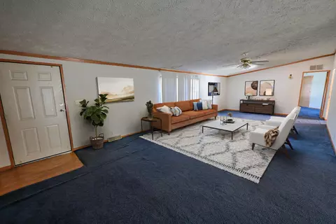Living - 354 N 5th St, Sheldon, IL 60966 photo 2 of 4