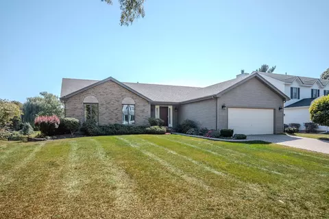 1837 Heather Rd, Geneva, IL 60134