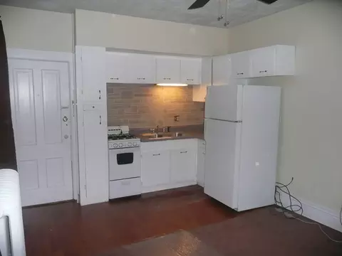 Kitchen - 528 E Chicago St, Elgin, IL 60120 photo 4 of 4