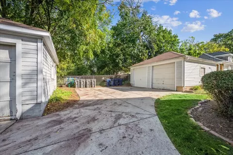 Exterior - 528 E Chicago St, Elgin, IL 60120 photo 4 of 4