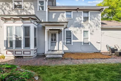 Exterior - 528 E Chicago St, Elgin, IL 60120 photo 2 of 4