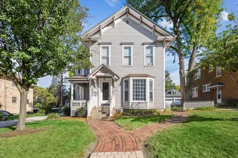 528 E Chicago St, Elgin, IL 60120