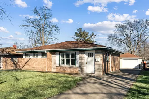 17919 School St, Lansing, IL 60438