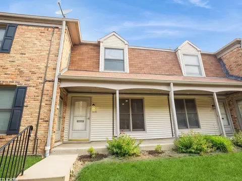 1812 Bristol Walk #1812, Hoffman Estates, IL 60169
