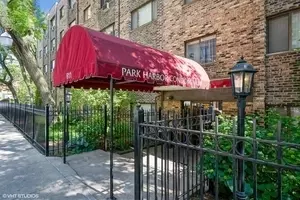 611 W Patterson Ave #317, Chicago, IL 60613