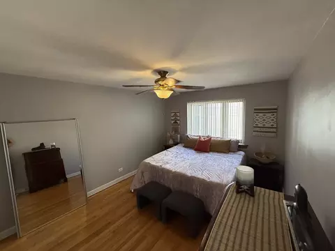 2032 E 72nd Pl #2E, Chicago, IL 60649 photo 5