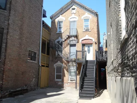 1326 W 18th Pl, Chicago, IL 60608 photo 2