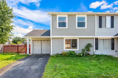 1200 Andover Cir, Aurora, IL 60504