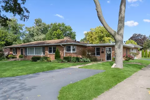 353 E Butterfield Rd, Elmhurst, IL 60126