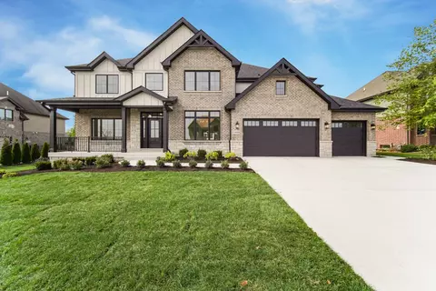 9004 Port Washington Dr, Frankfort, IL 60423