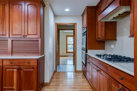 Entry Way - Undisclosed, Naperville, IL 60563 photo 1 of 2