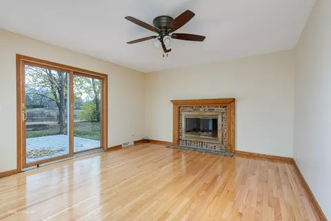 Living - Undisclosed, Naperville, IL 60563 photo 3 of 8