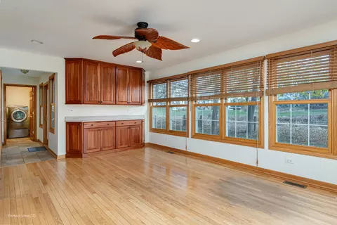 Living - Undisclosed, Naperville, IL 60563 photo 6 of 8