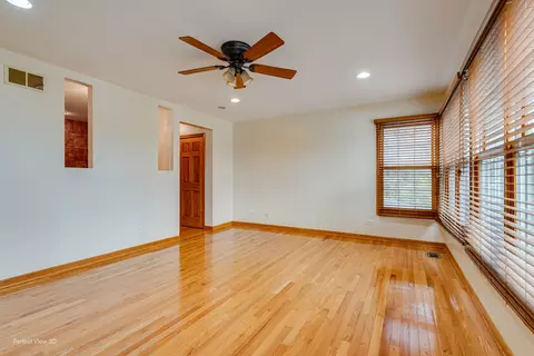 Living - Undisclosed, Naperville, IL 60563 photo 8 of 8