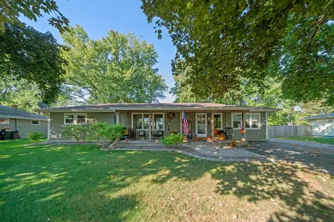 120 Cook Ct, Somonauk, IL 60552