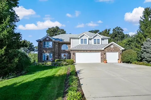8826 Carlisle Ct, Darien, IL 60561