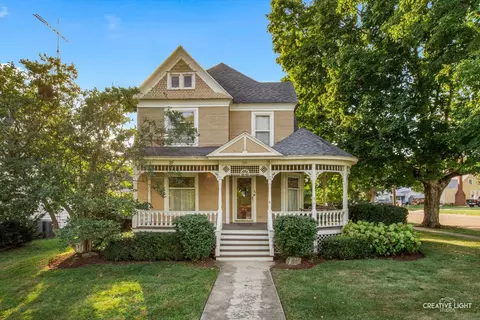 245 N Elm St, Waterman, IL 60556