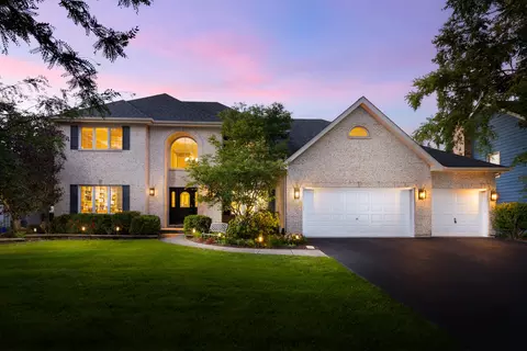 1427 Ada Ln, Naperville, IL 60540