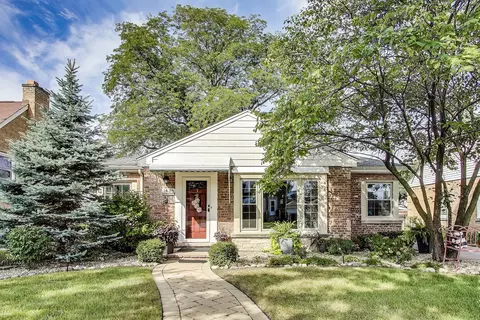 1436 Kemman Ave, La Grange Park, IL 60526