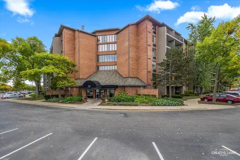 75 Kristin Cir #310, Schaumburg, IL 60195