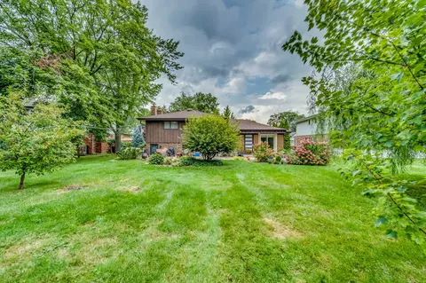 Exterior - 21 W211 North Ln, Itasca, IL 60143 photo 4 of 5