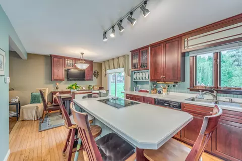 Kitchen - 21 W211 North Ln, Itasca, IL 60143 photo 2 of 4