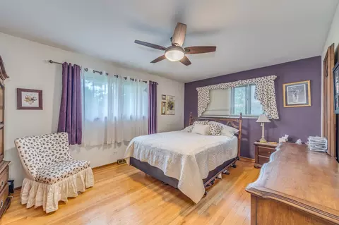Bedroom - 21 W211 North Ln, Itasca, IL 60143 photo 1 of 3