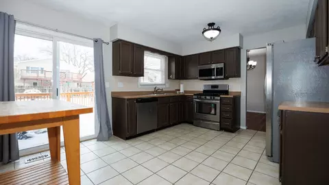 Kitchen - 2007 Fallen Oak Rd, Bloomington, IL 61704 photo 3 of 3