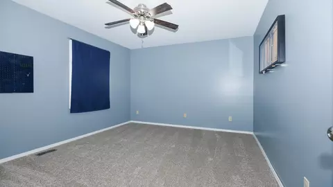 Bedroom - 2007 Fallen Oak Rd, Bloomington, IL 61704 photo 9 of 12