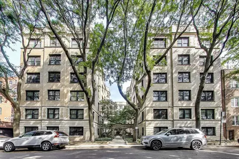 2339 N Commonwealth Ave #4C, Chicago, IL 60614