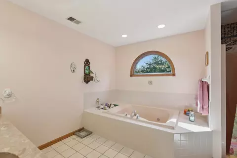 7718 Virginia Ct, Willowbrook, IL 60527 photo 20