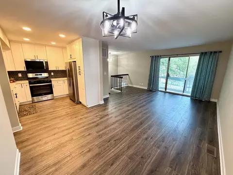 Living - 1538 Elder Dr, Aurora, IL 60506 photo 2 of 3
