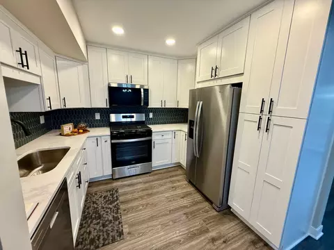 Kitchen - 1538 Elder Dr, Aurora, IL 60506 photo 2 of 2