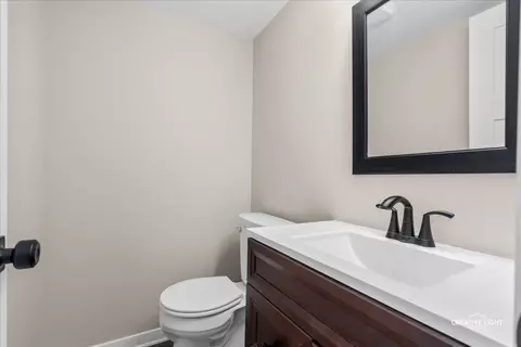 Bath - 1538 Elder Dr, Aurora, IL 60506 photo 3 of 3