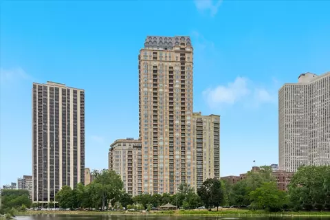 2550 N Lakeview Ave #N1801, Chicago, IL 60614