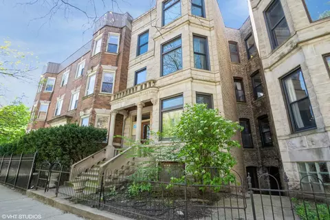 905 W Dakin St, Chicago, IL 60613