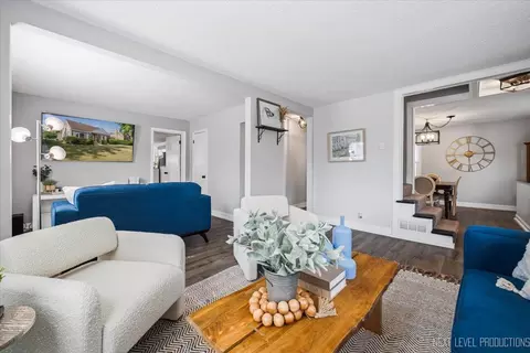 Living - 2440 S 20th Ave, Broadview, IL 60155 photo 3 of 5