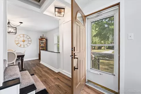 Entry Way - 2440 S 20th Ave, Broadview, IL 60155 photo 1 of 1