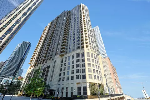 530 N Lake Shore Dr #2101, Chicago, IL 60611