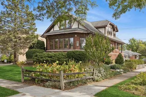801 Homestead Rd, La Grange Park, IL 60526