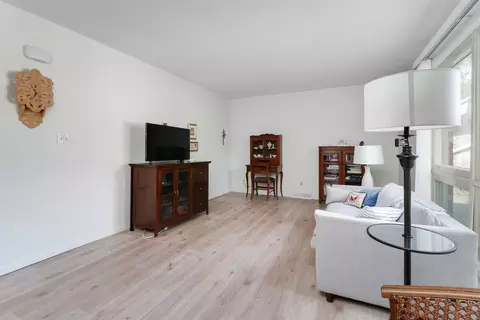 Living - 2202 E Lincoln St #7, Bloomington, IL 61701 photo 2 of 3