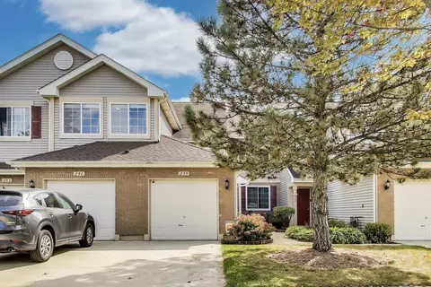 239 Camel Bend Ct, Schaumburg, IL 60194