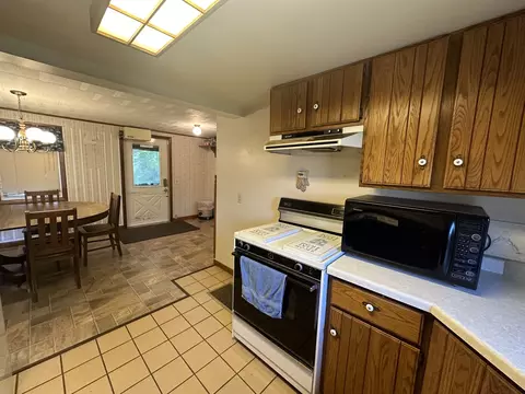 Kitchen - 13629 Garden Plain Rd, Morrison, IL 61270 photo 2 of 2