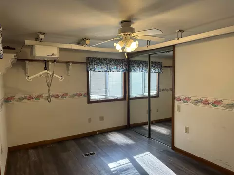 Bedroom - 13629 Garden Plain Rd, Morrison, IL 61270 photo 2 of 4