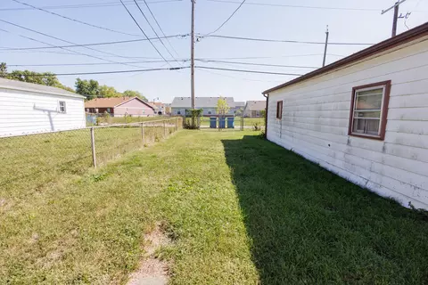 Exterior - 618 N 9th Ave, Kankakee, IL 60901 photo 5 of 6