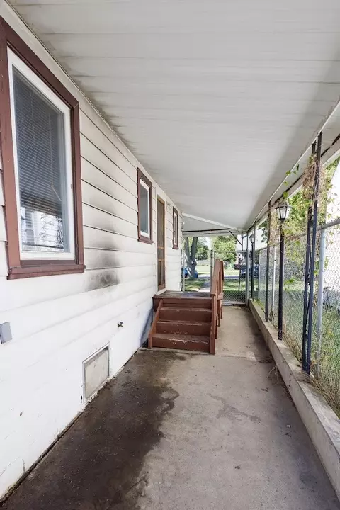 Exterior - 618 N 9th Ave, Kankakee, IL 60901 photo 2 of 6