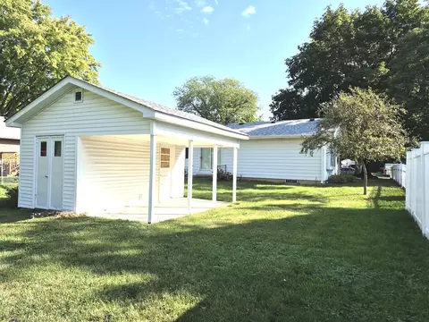 Exterior - 131 E Jackson St, Oswego, IL 60543 photo 5 of 7