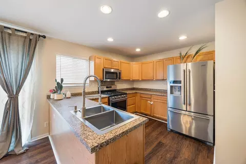 Kitchen - 893 Emerald Dr, Pingree Grove, IL 60140 photo 1 of 3